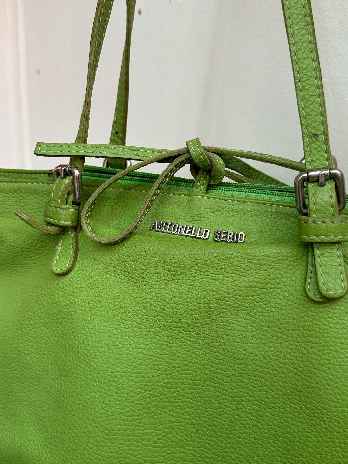 Grüne Handtasche