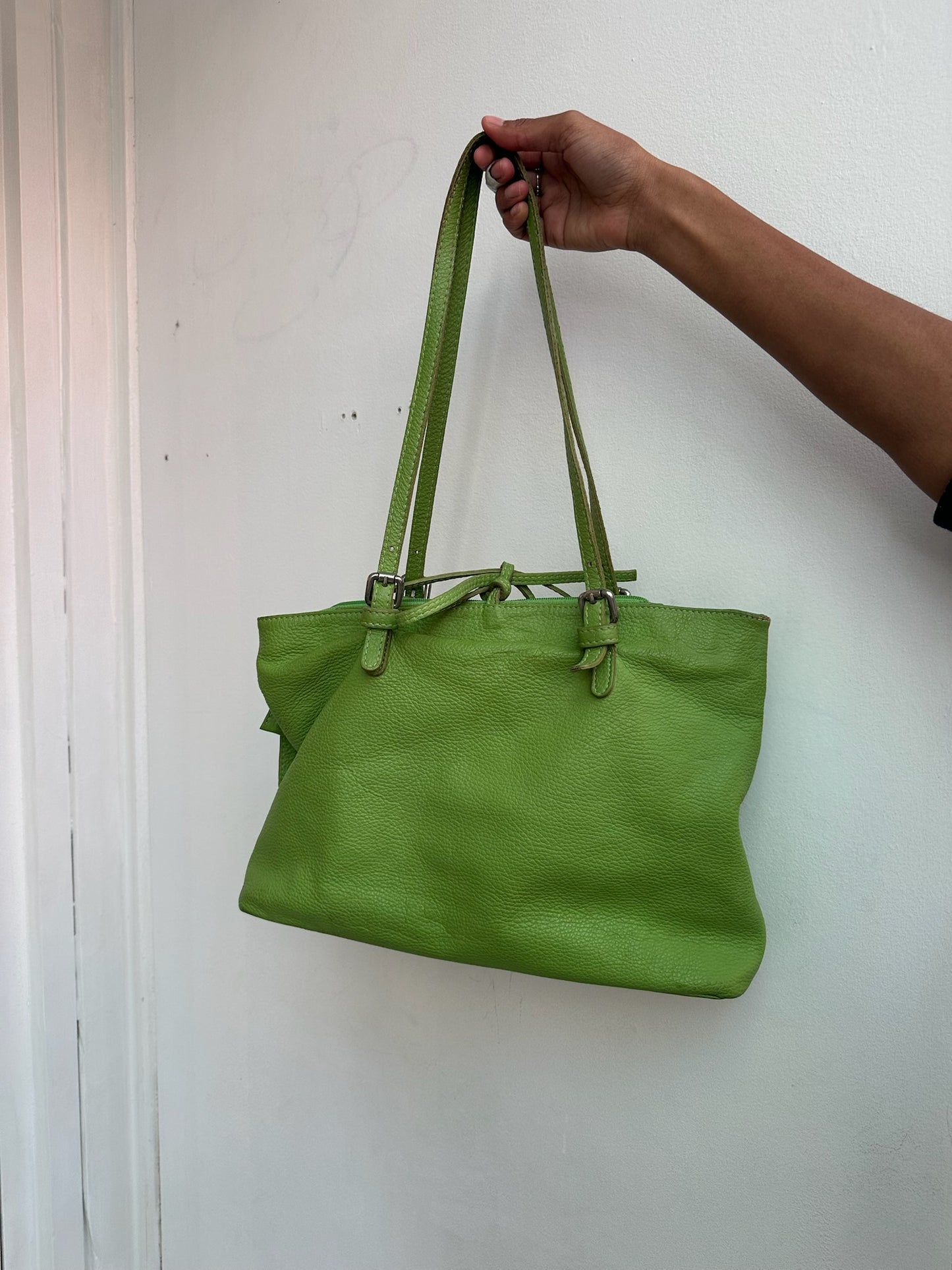 Grüne Handtasche