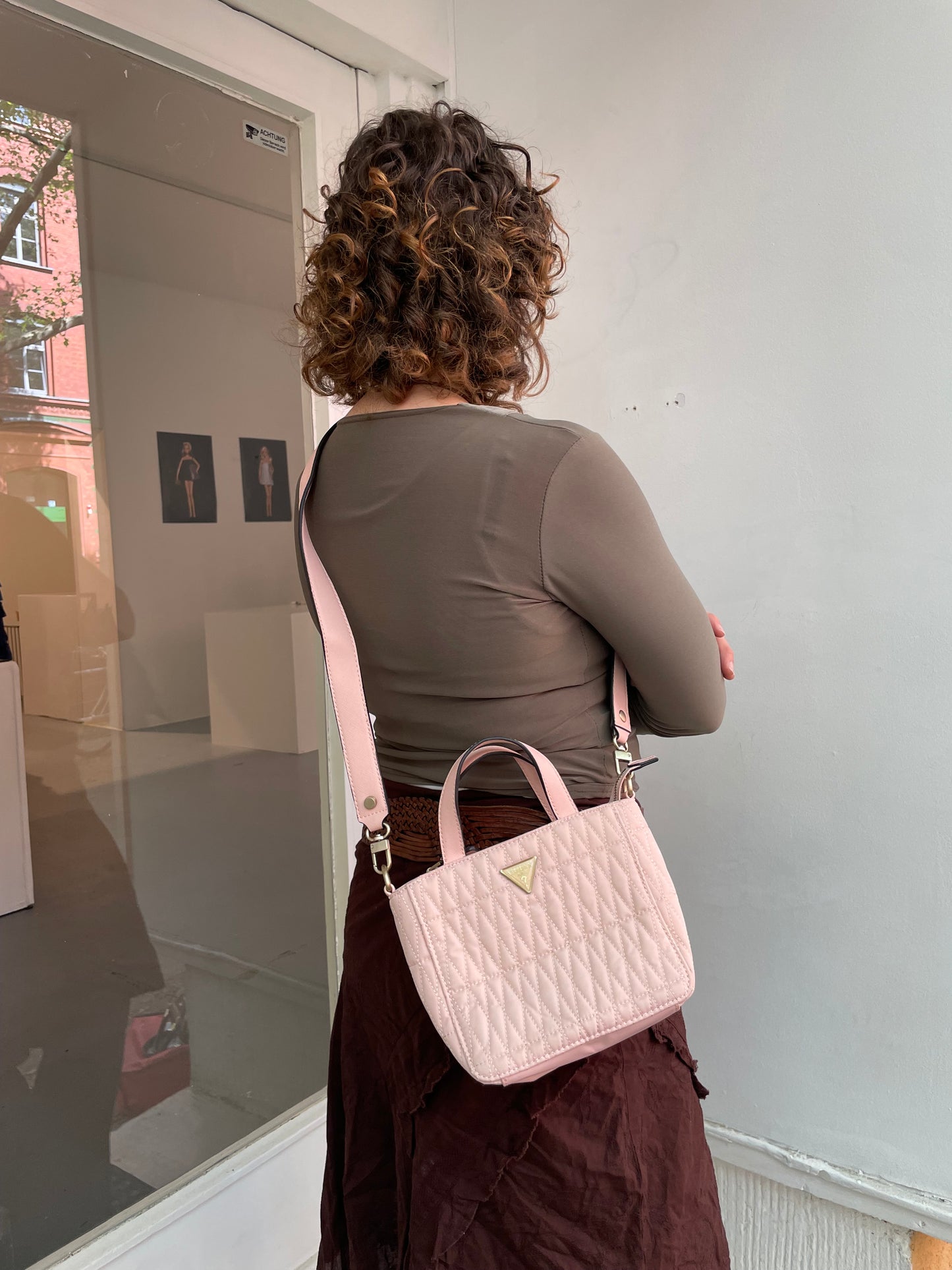 Rosafarbene Guess Handtasche