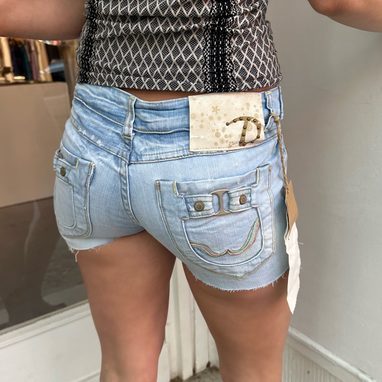 Hellblaue Shorts