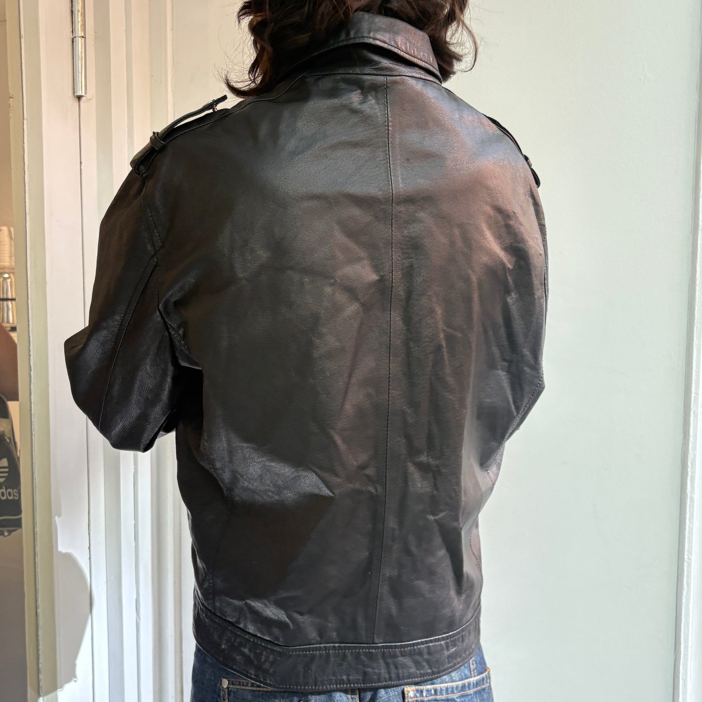 Schwarze Lederjacke