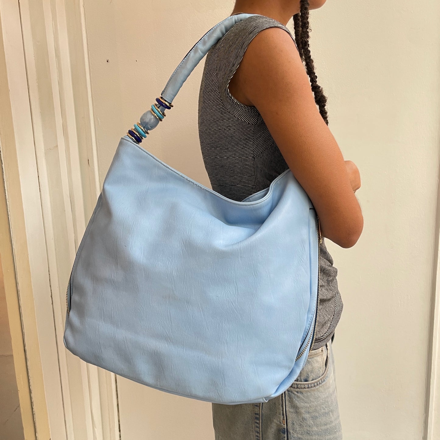 Hellblaue Hobo Tasche