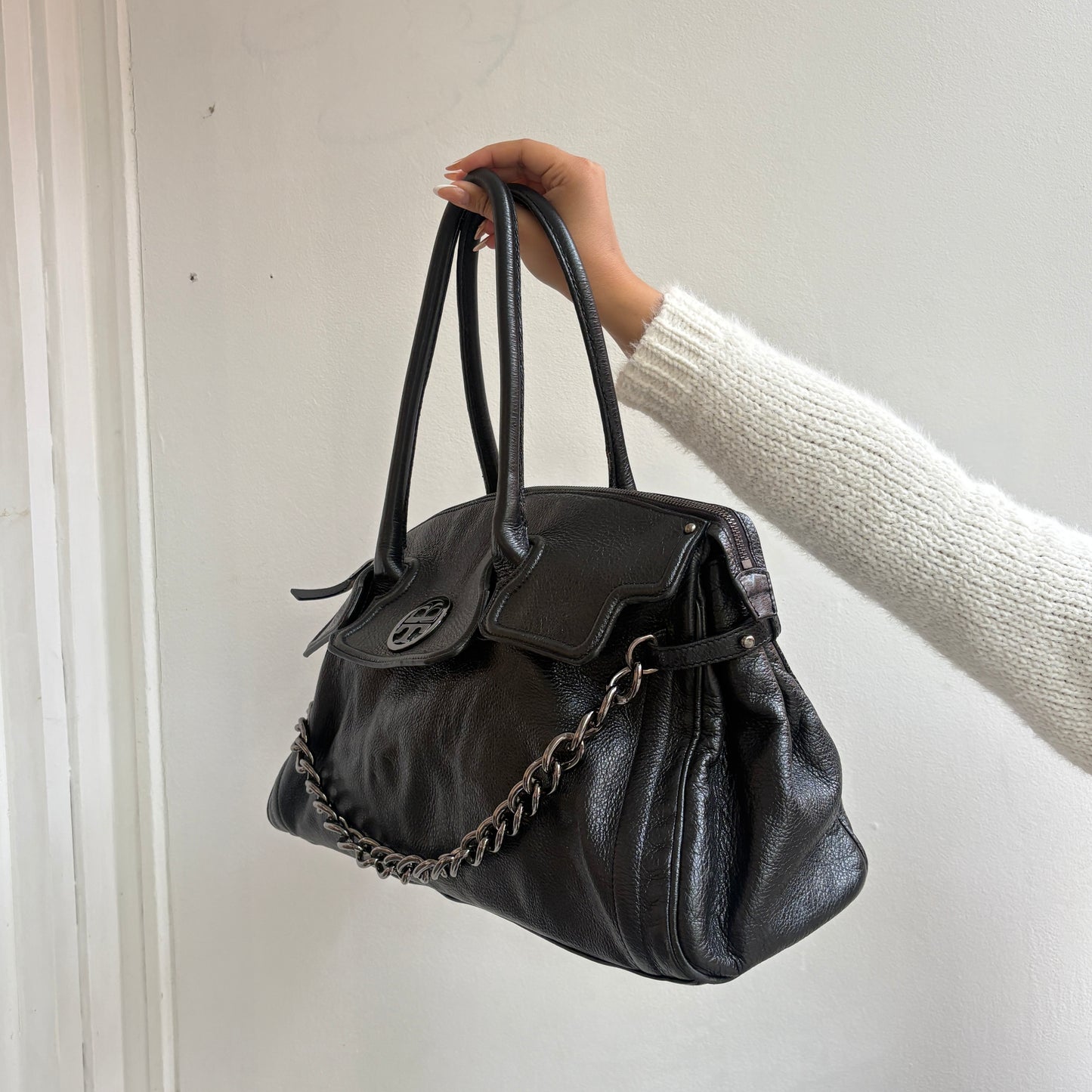 Schwarze Ledertasche