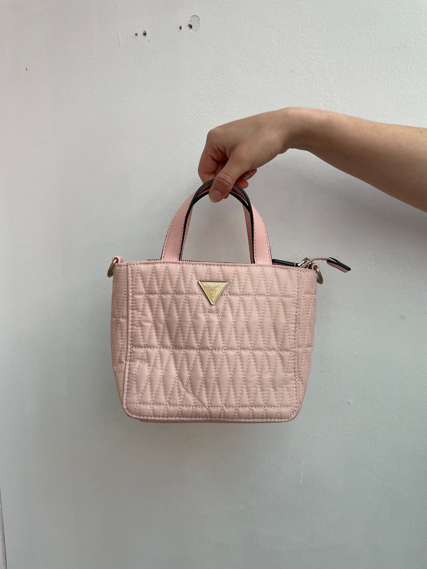 Rosafarbene Guess Handtasche