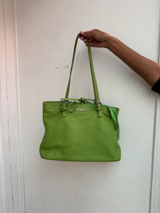 Grüne Handtasche