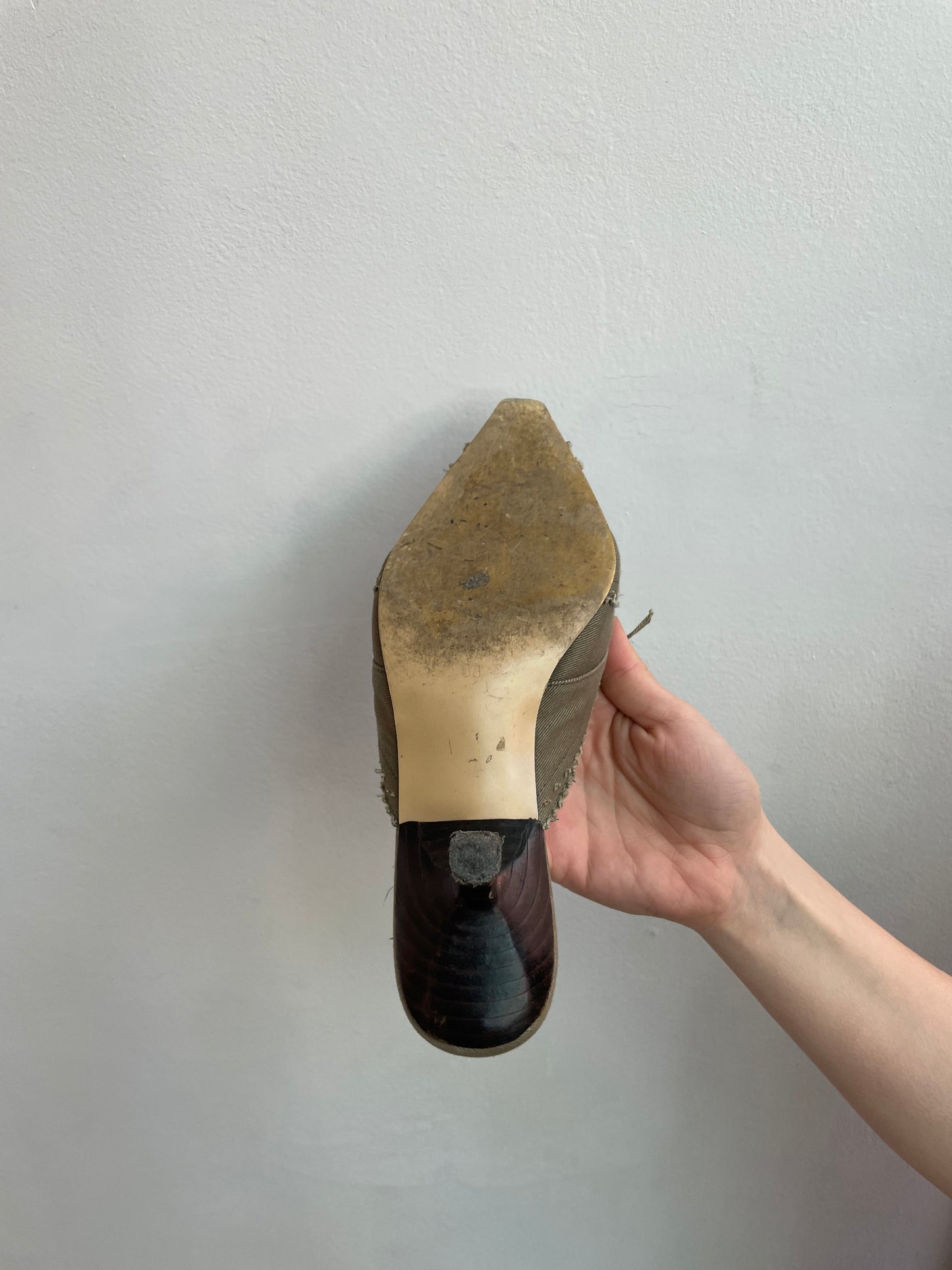 Grüne Kitten Heels