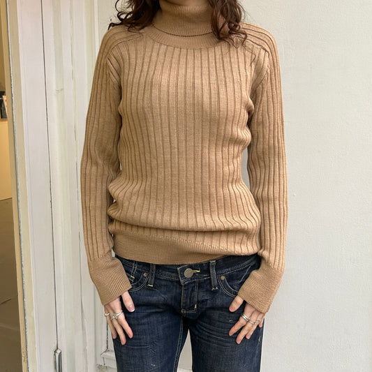 Brauner Rollkragenpullover