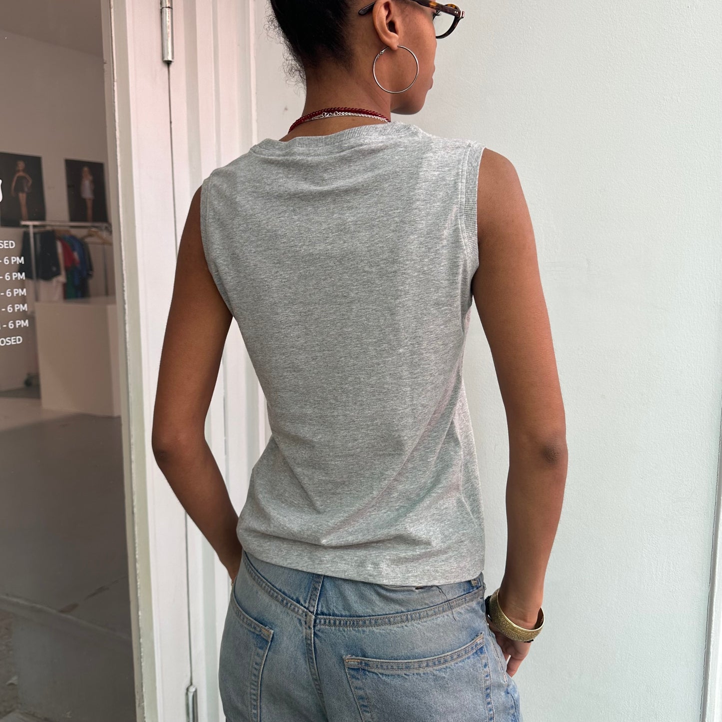 Graues Top