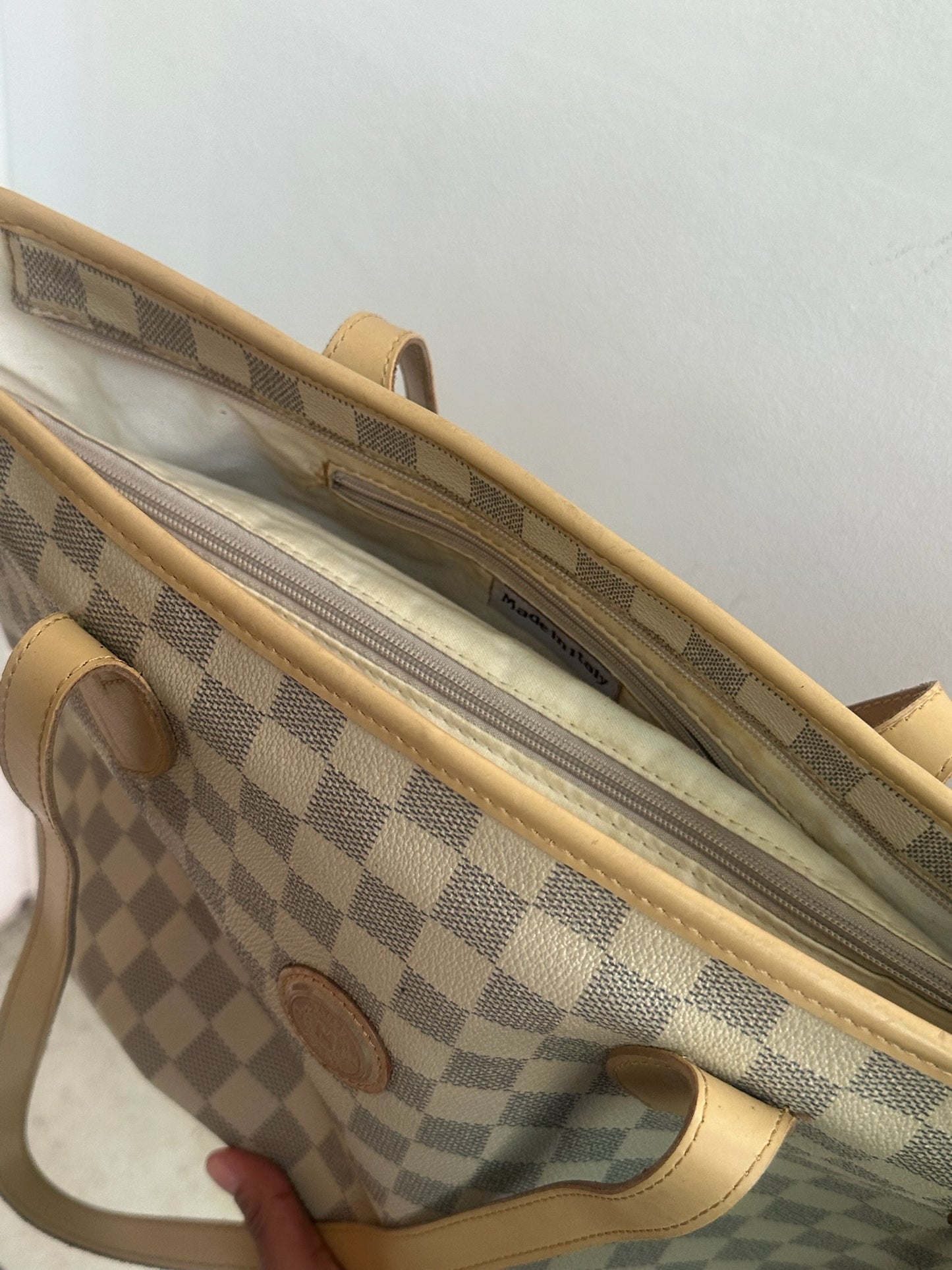 Karierte Schultertasche