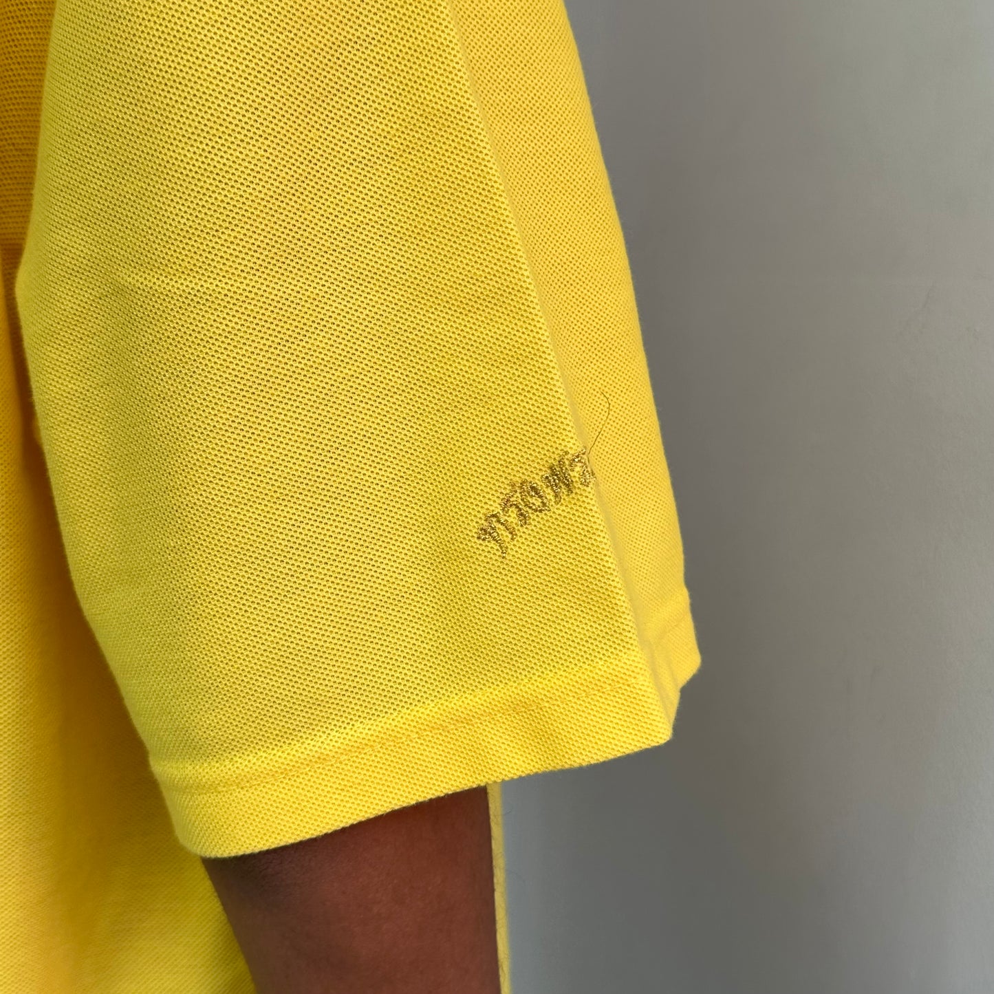 Gelbes Polo T-Shirt