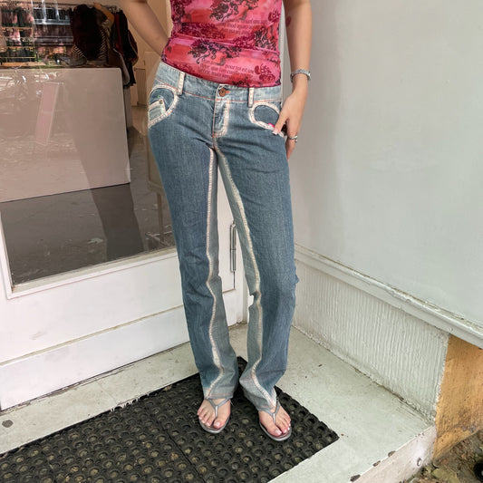 The LARA Jeans