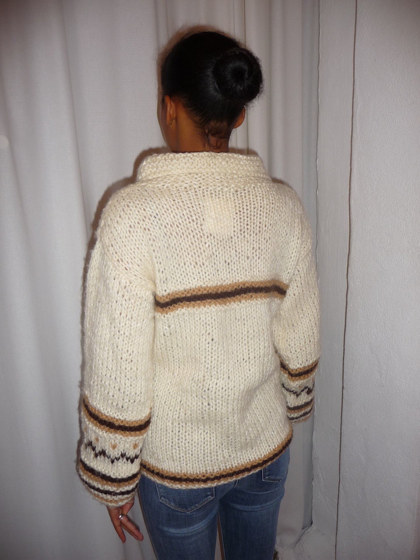 Pullover mit Kragen