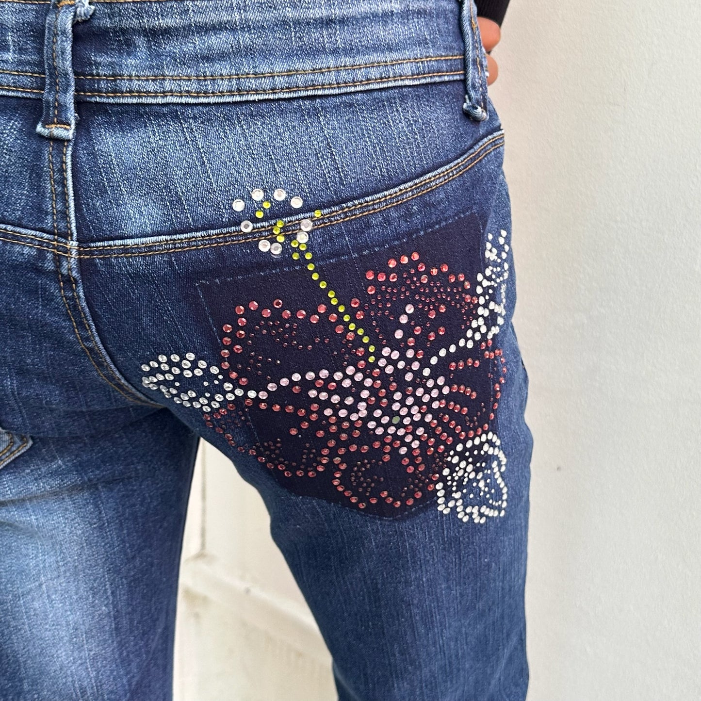 Y2K Jeans mit Strasssteine