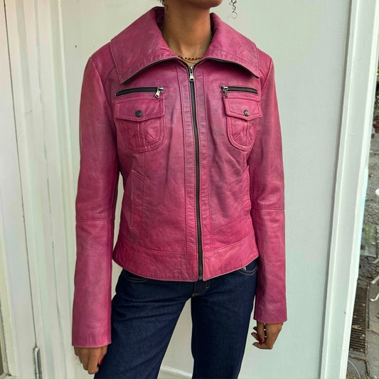 Pinke Lederjacke