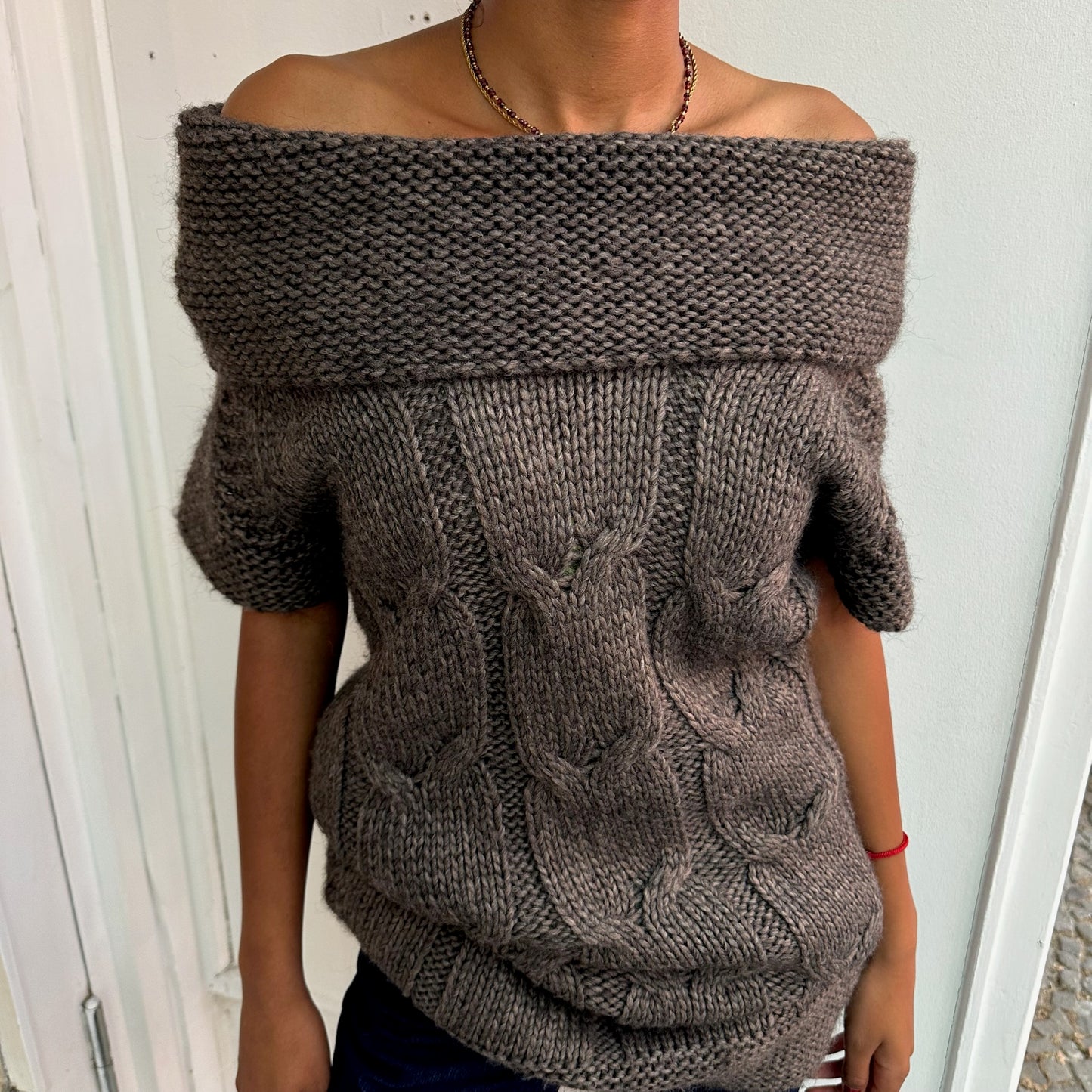 Off-Shoulder Strickkleid