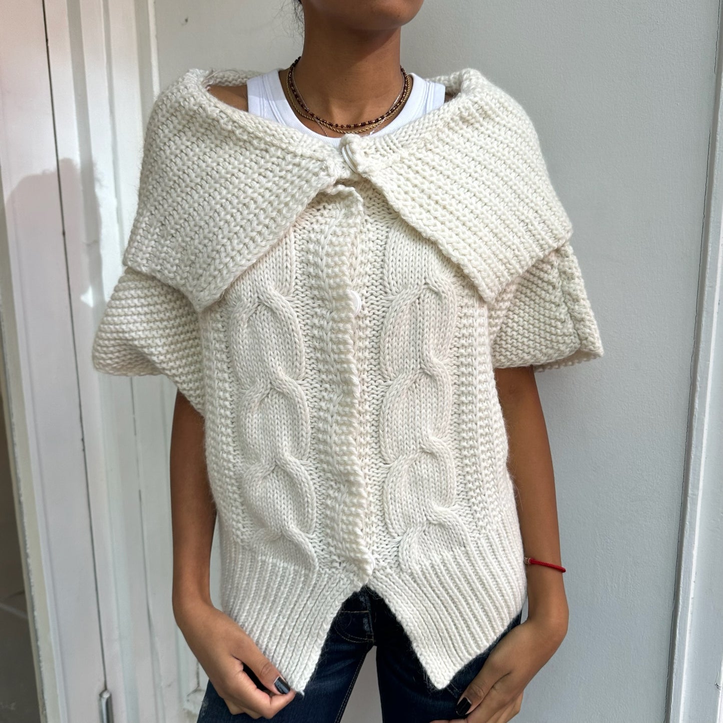 Off-Shoulder Strickjacke