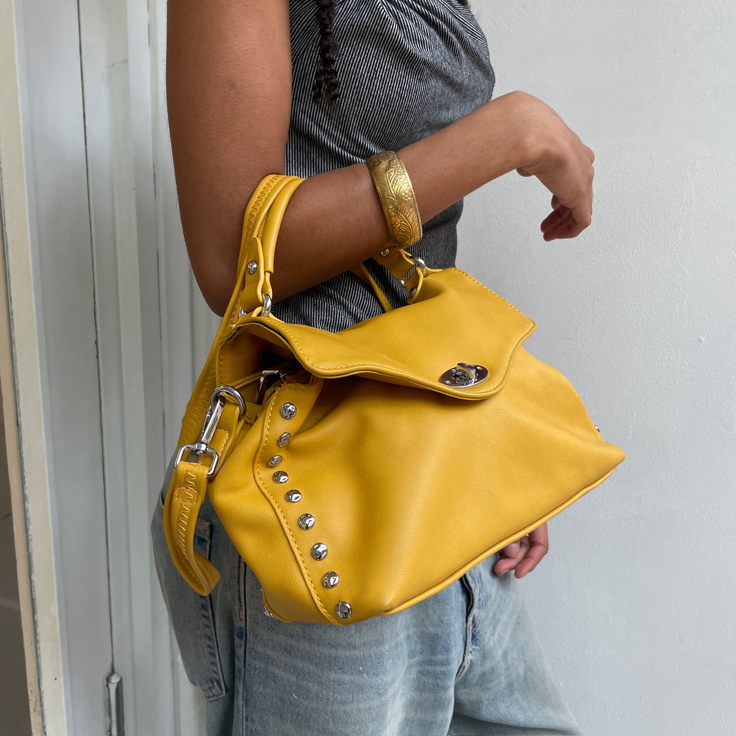 Gelbe Handtasche